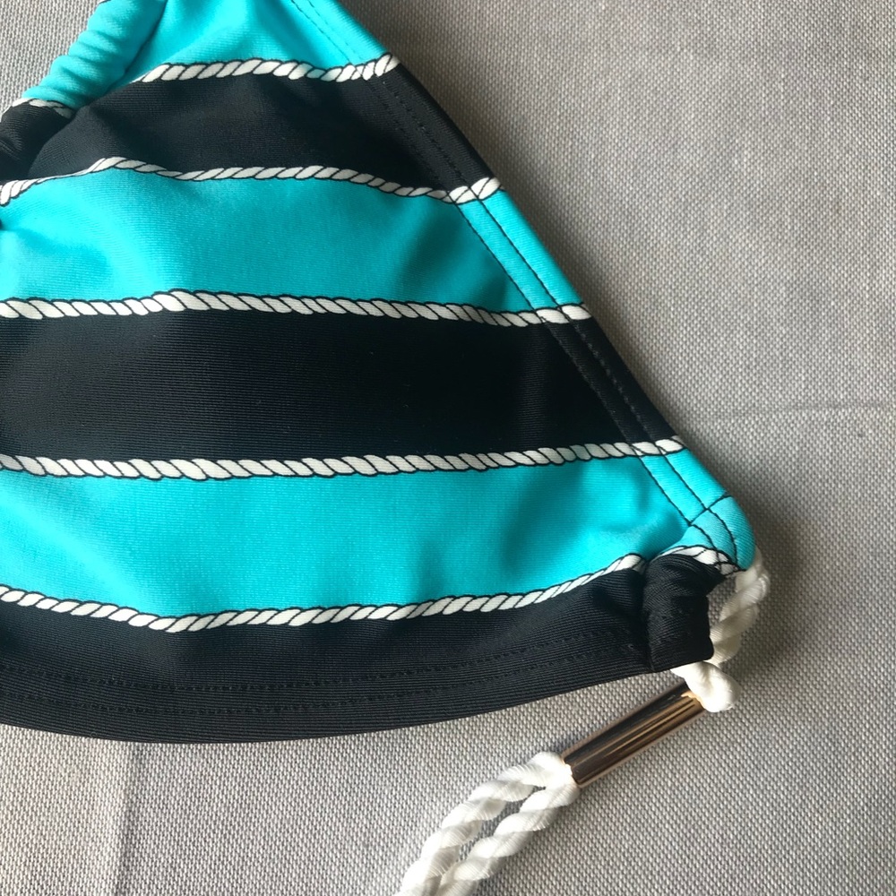 NWT micheal Kors triangle bikini top size XS - Picture 3 of 5